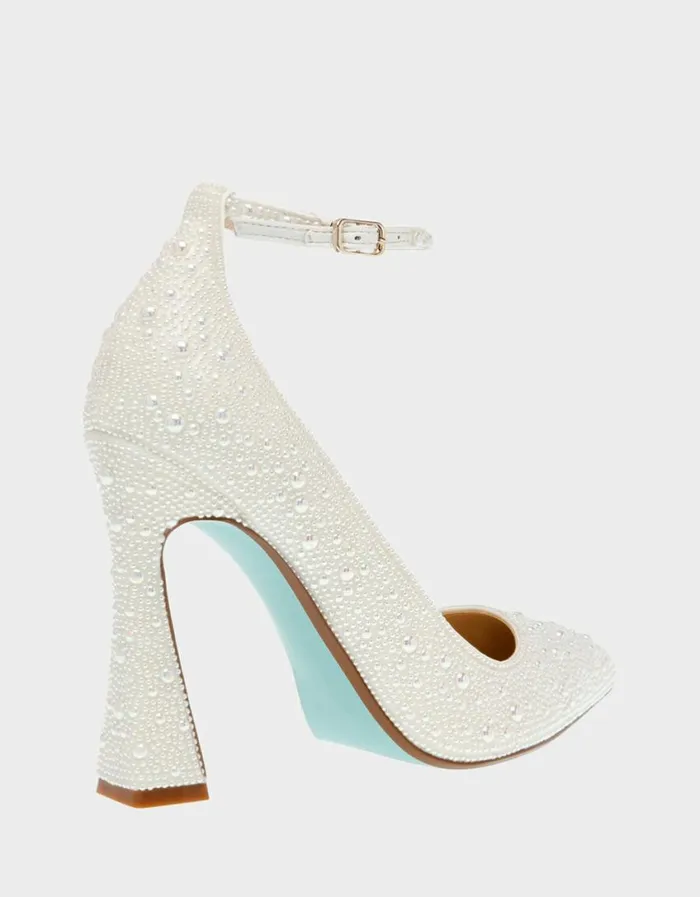 Betsey Johnson Women RAMSY IVORY Ivory