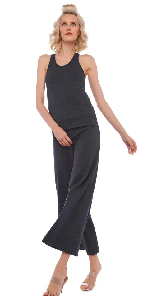 Norma Kamali Bottoms SHORT STRAIGHT LEG PANT Dark Heather Grey 8211 Clothing Norma Kamali Bottoms SHORT STRAIGHT LEG PANT Dark Heather Grey 8211 Clothing